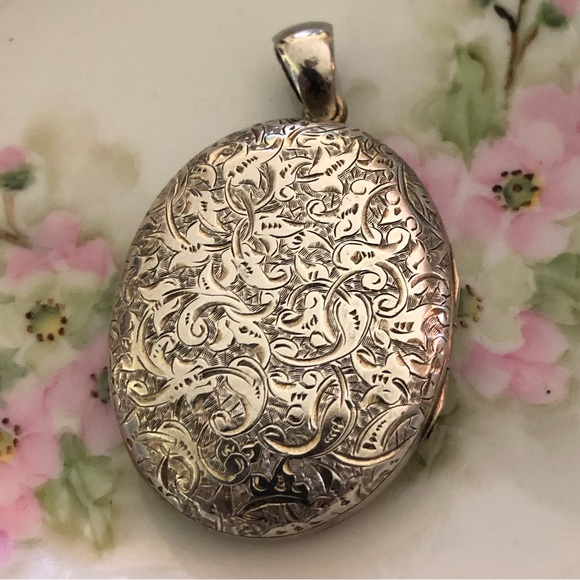 Victorian Era Jewelry - Solid silver Victorian antique Locket, magnificent looking no stamp.